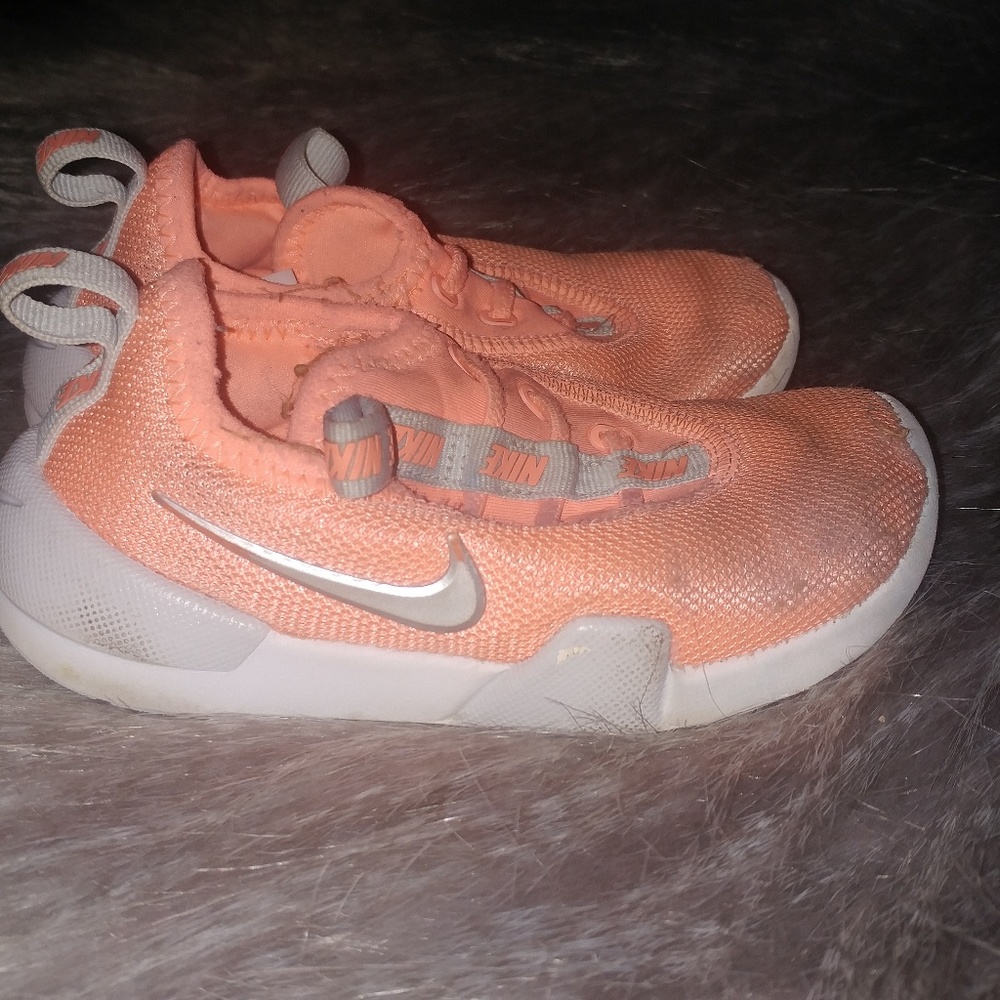 Nike • kids toddler girls coral slip on sneakers tennis shoes youth tiny 9C